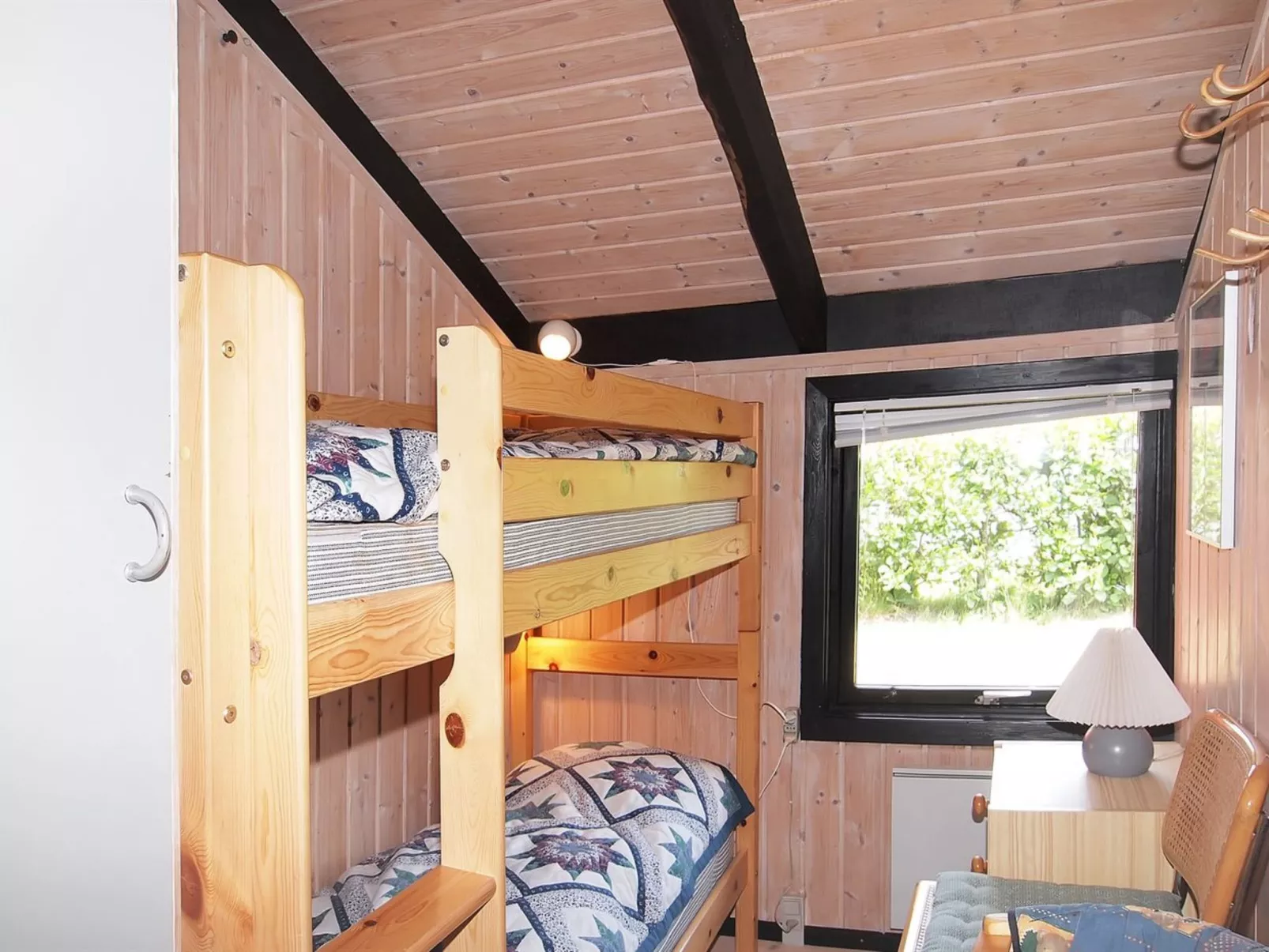 "Throkil" - 450m to the fjord-Drinnen