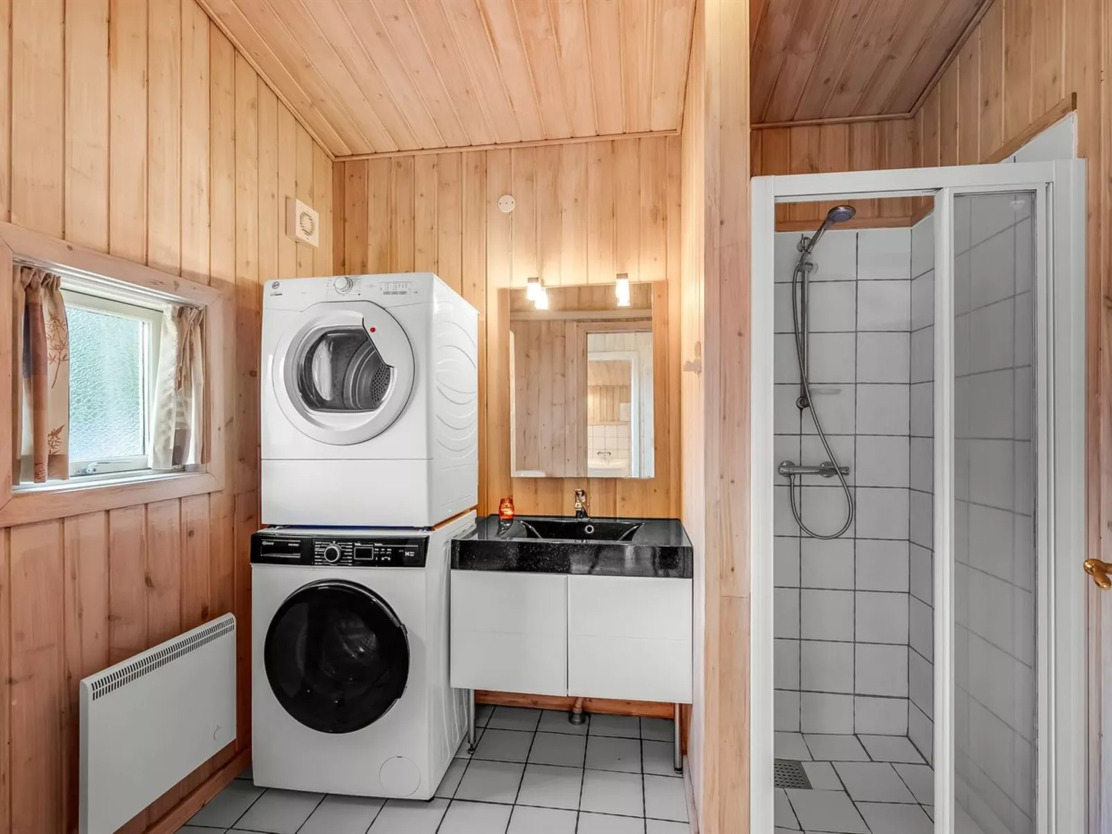 "Benjamina" - 530m to the fjord-Dedans