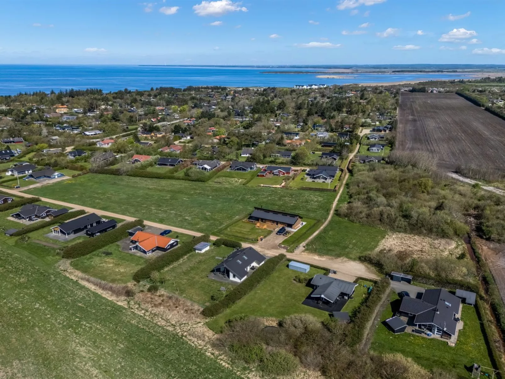 "Holm" - 700m to the fjord-Outside