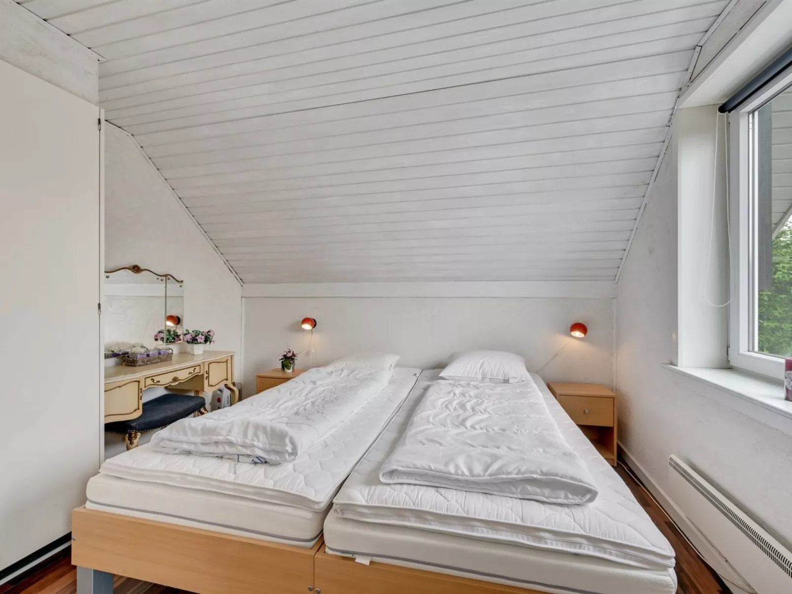 "Earline" - 900m to the fjord-Drinnen