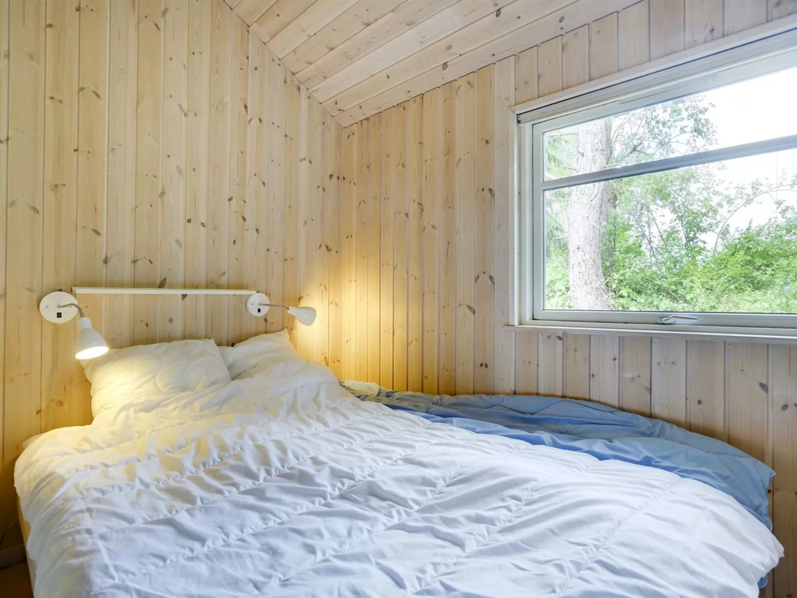 "Hughe" - 300m from the sea-Drinnen