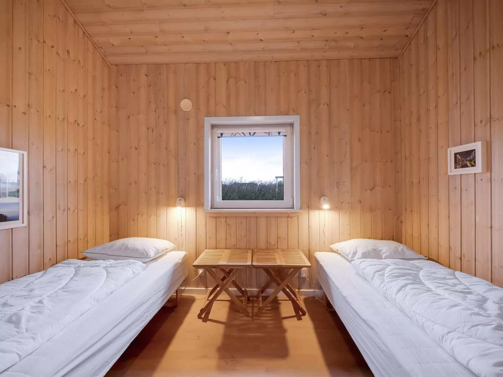 "Ellis" - 700m to the fjord-Drinnen