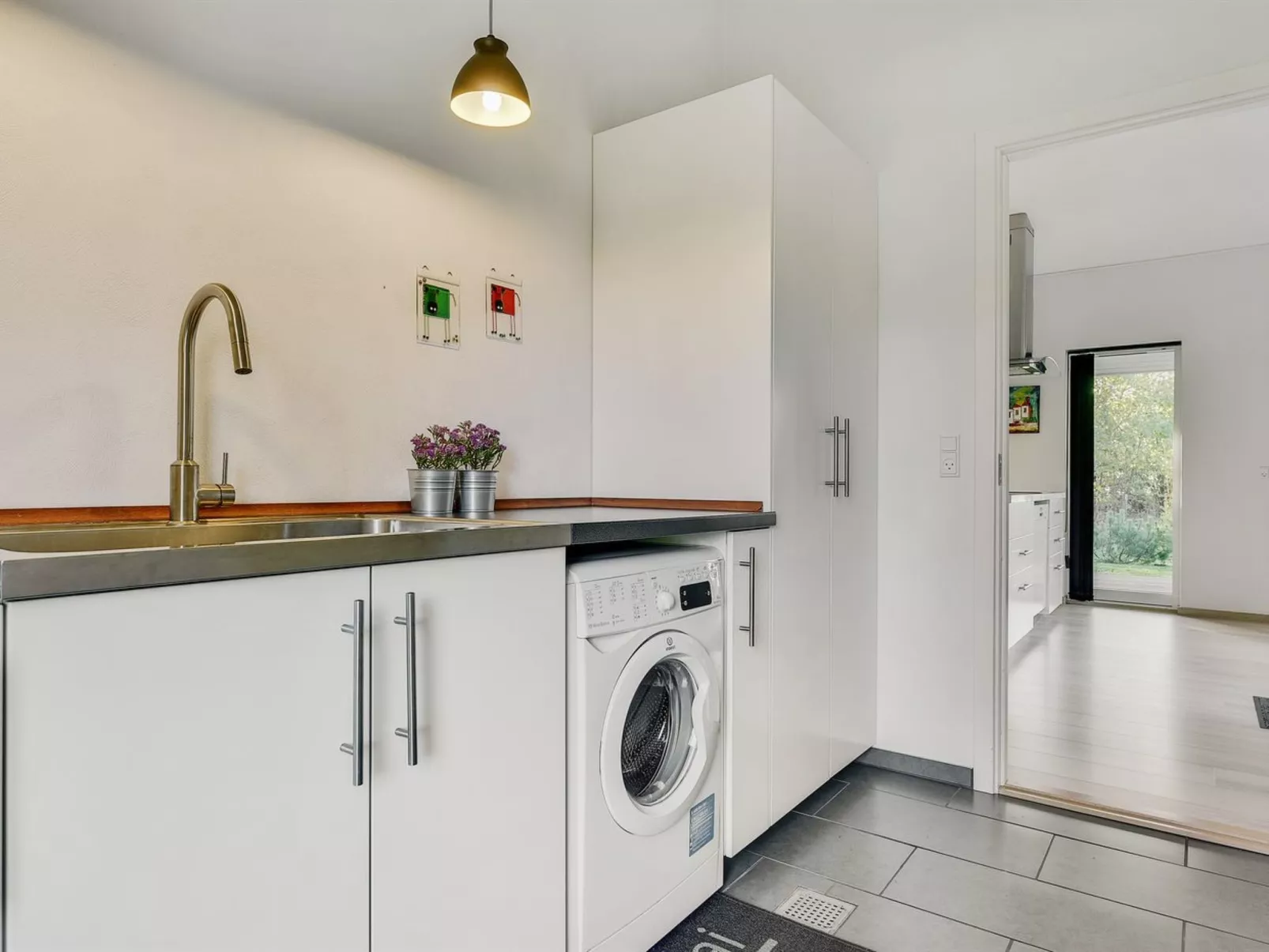 "Elfriede" - 400m to the fjord-Dedans