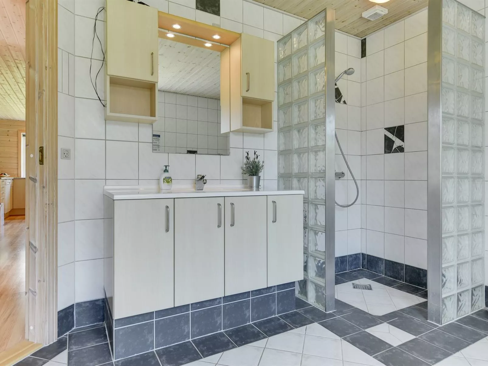 "Fenja" - 500m to the fjord-Inside