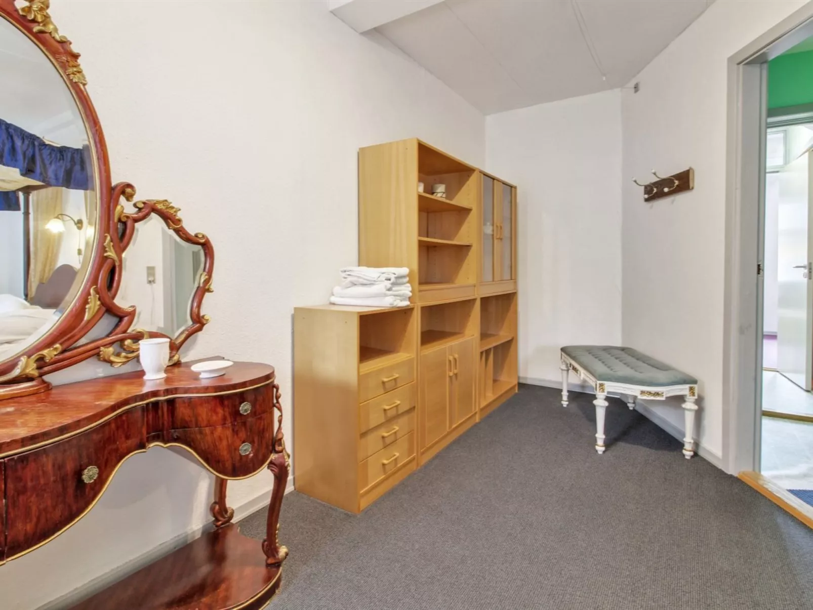 "Herman" - 22km from the sea-Inside