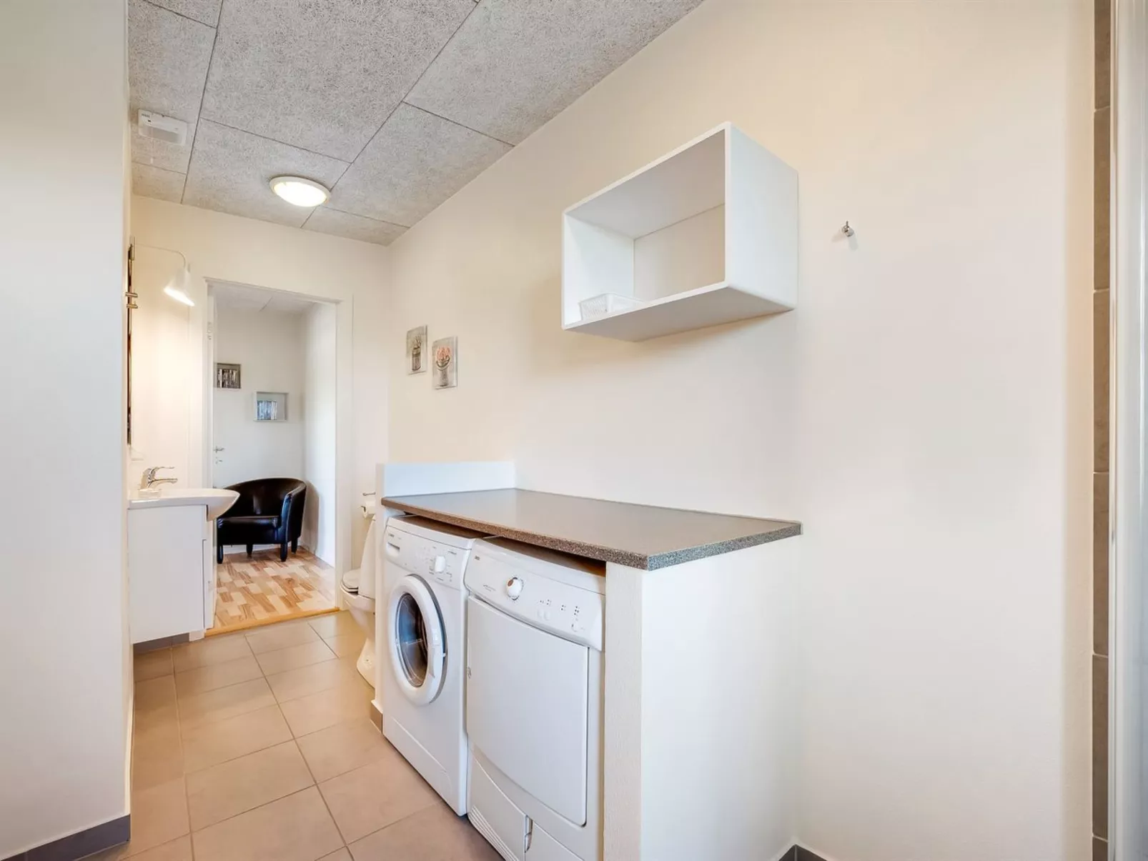 "Hedevig" - 800m to the fjord-Inside