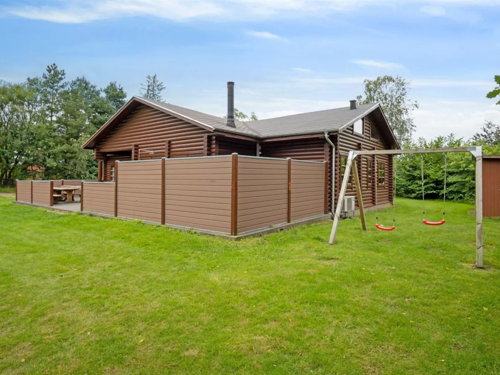 "Frederica" - 30km from the sea-Draußen