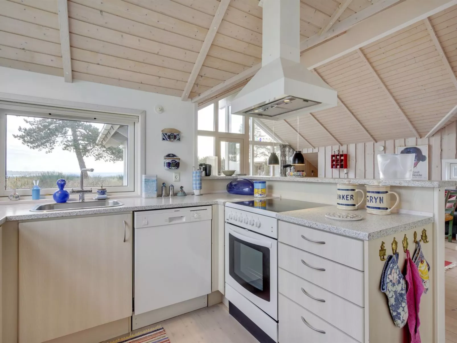 "Bosilka" - 75m from the sea-Inside