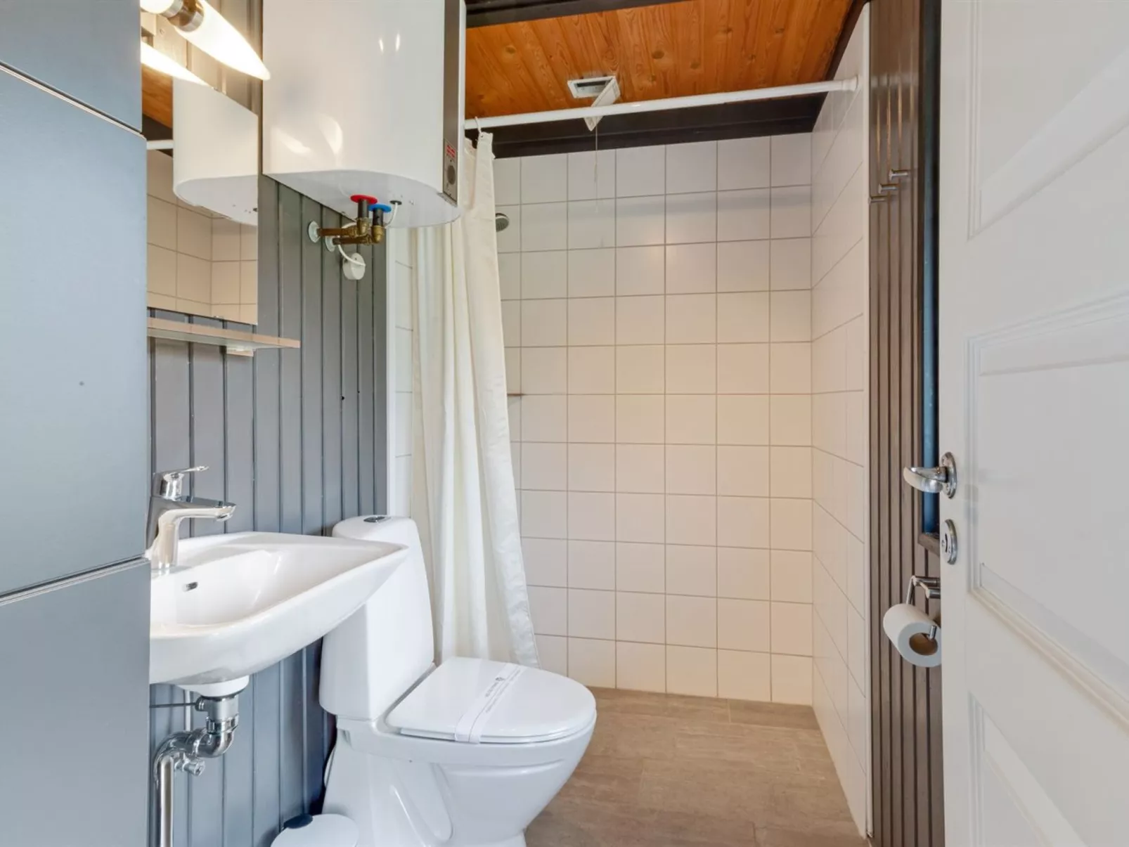 "Maini" - 600m from the sea-Dedans