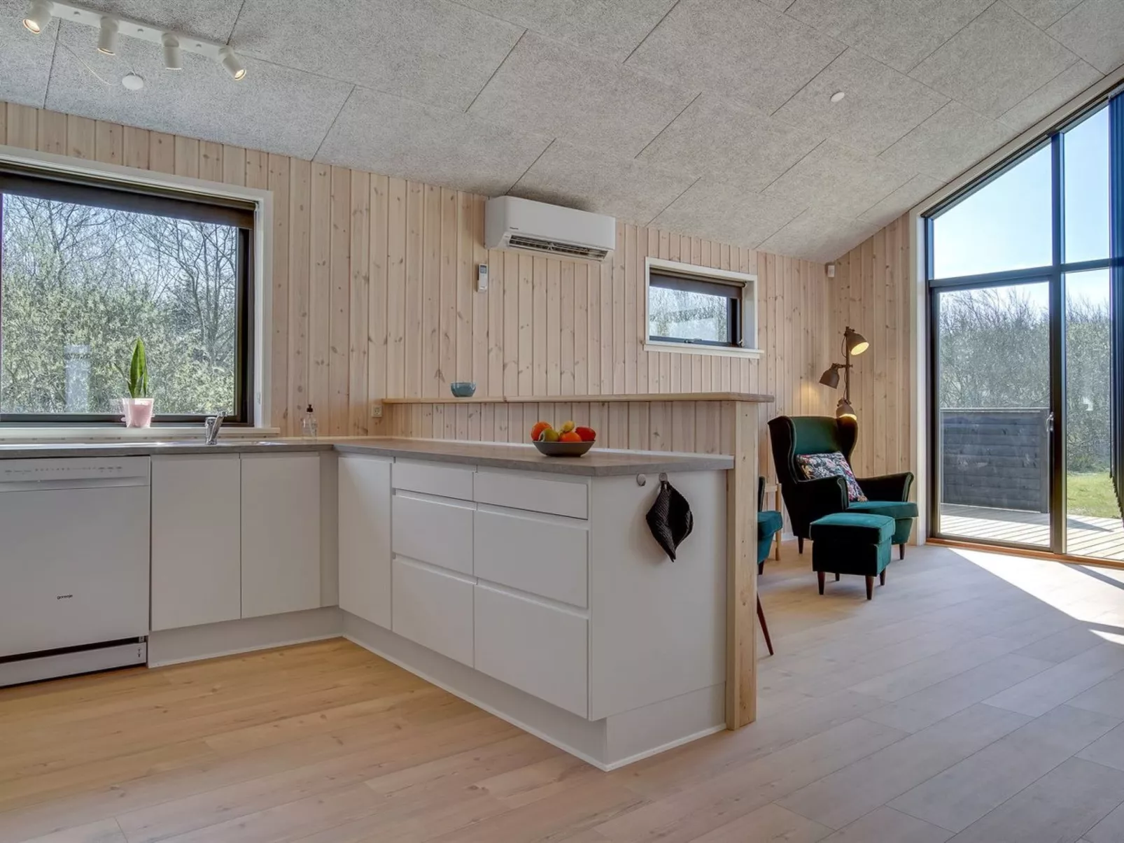 "Bentine" - 1.6km from the sea-Drinnen