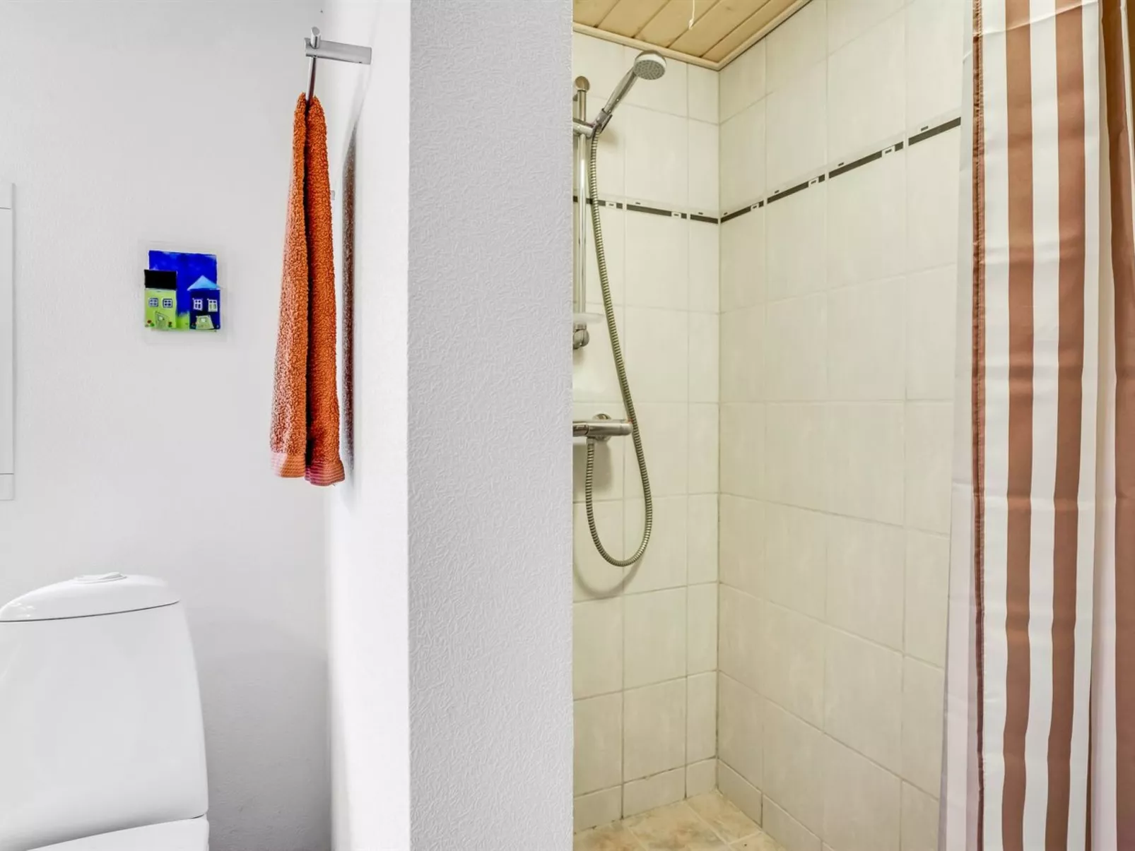 "Vetle" - 2.8km from the sea-Inside