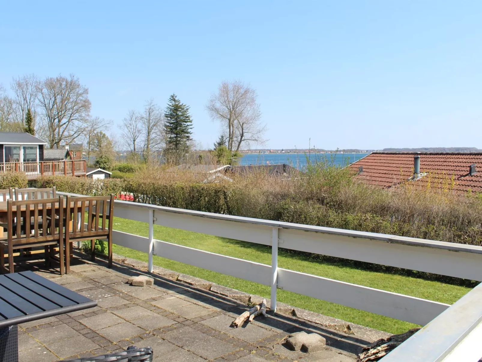 "Tekla" - 70m to the fjord-Outside