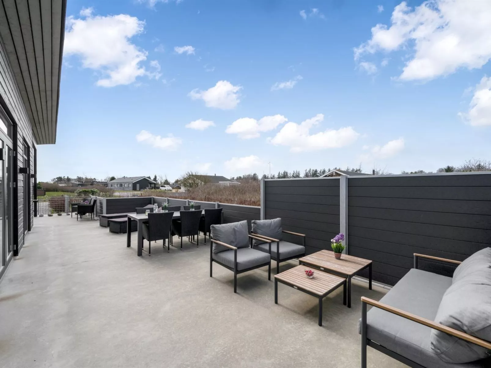 "Gela" - 1.3km to the fjord-Draußen