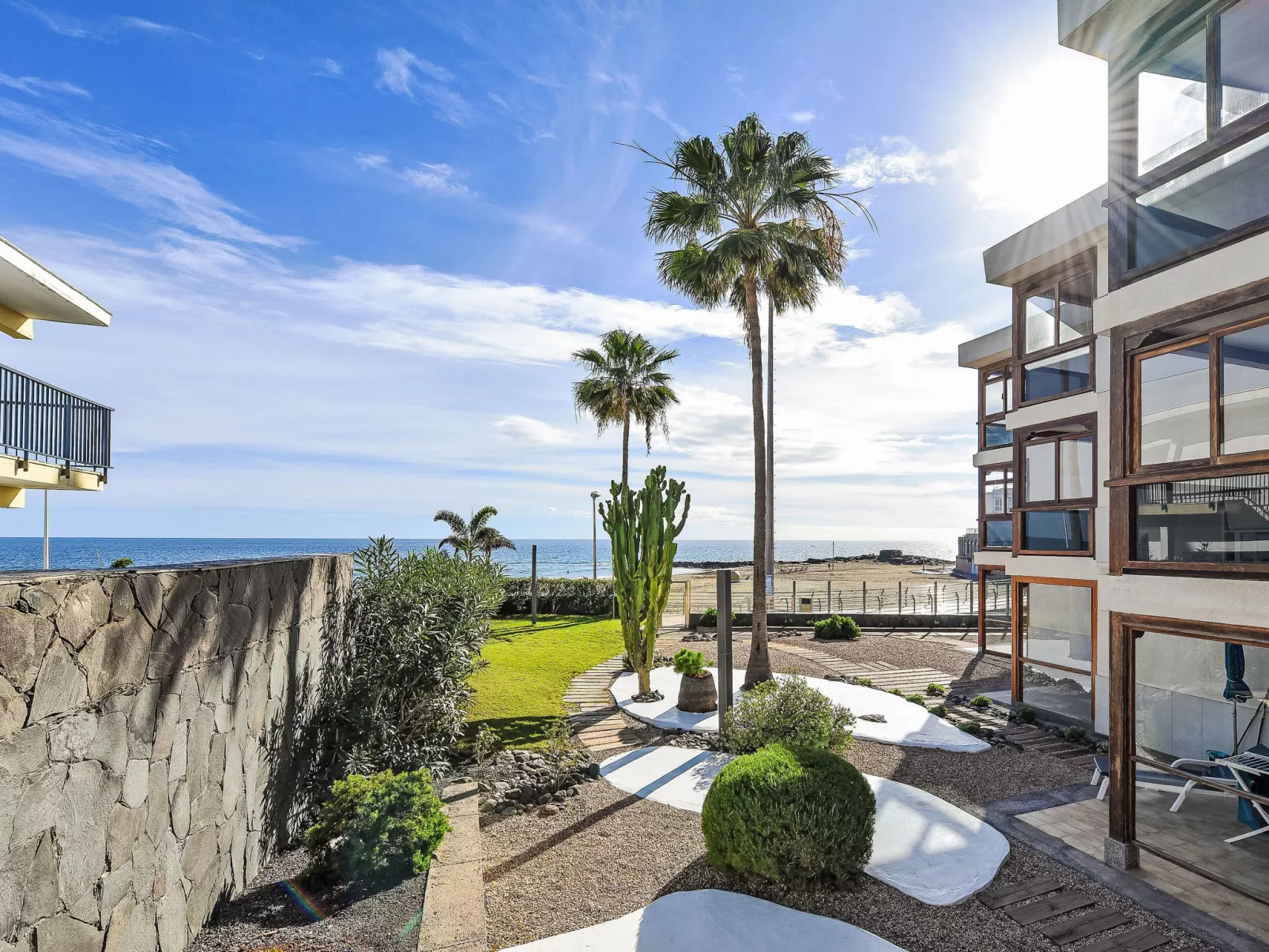 Papagayo San Agustin-Outside