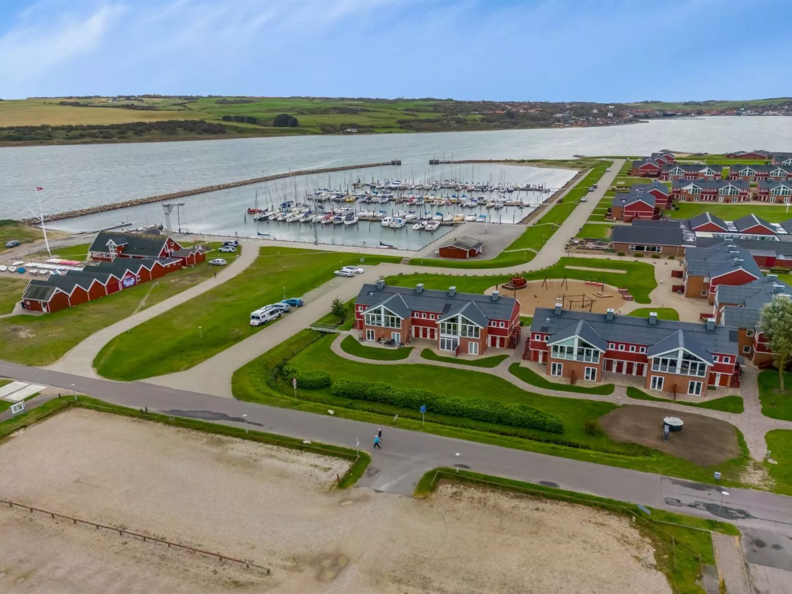 "Alvy" - 100m to the fjord-Outside