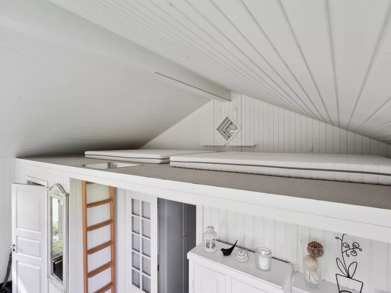 "Ginne" - 100m to the fjord-Dedans