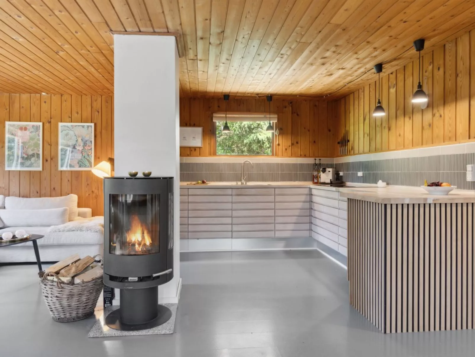 "Anya" - 600m from the sea-Inside