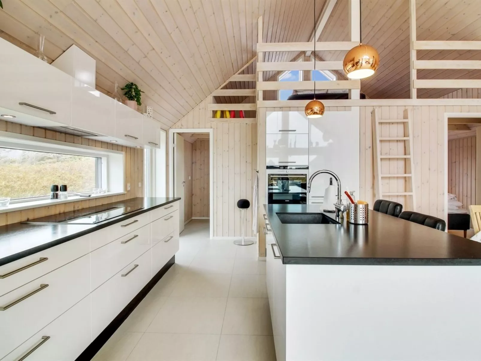 "Othinkarl" - 100m from the sea-Inside