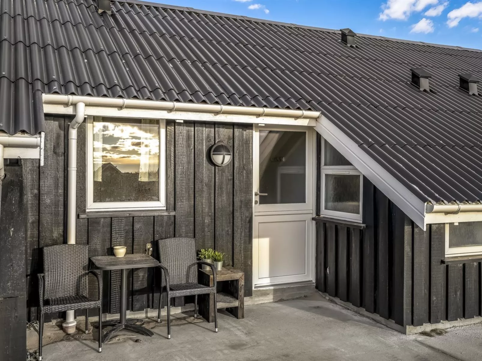 "Iida" - 100m from the sea-Draußen