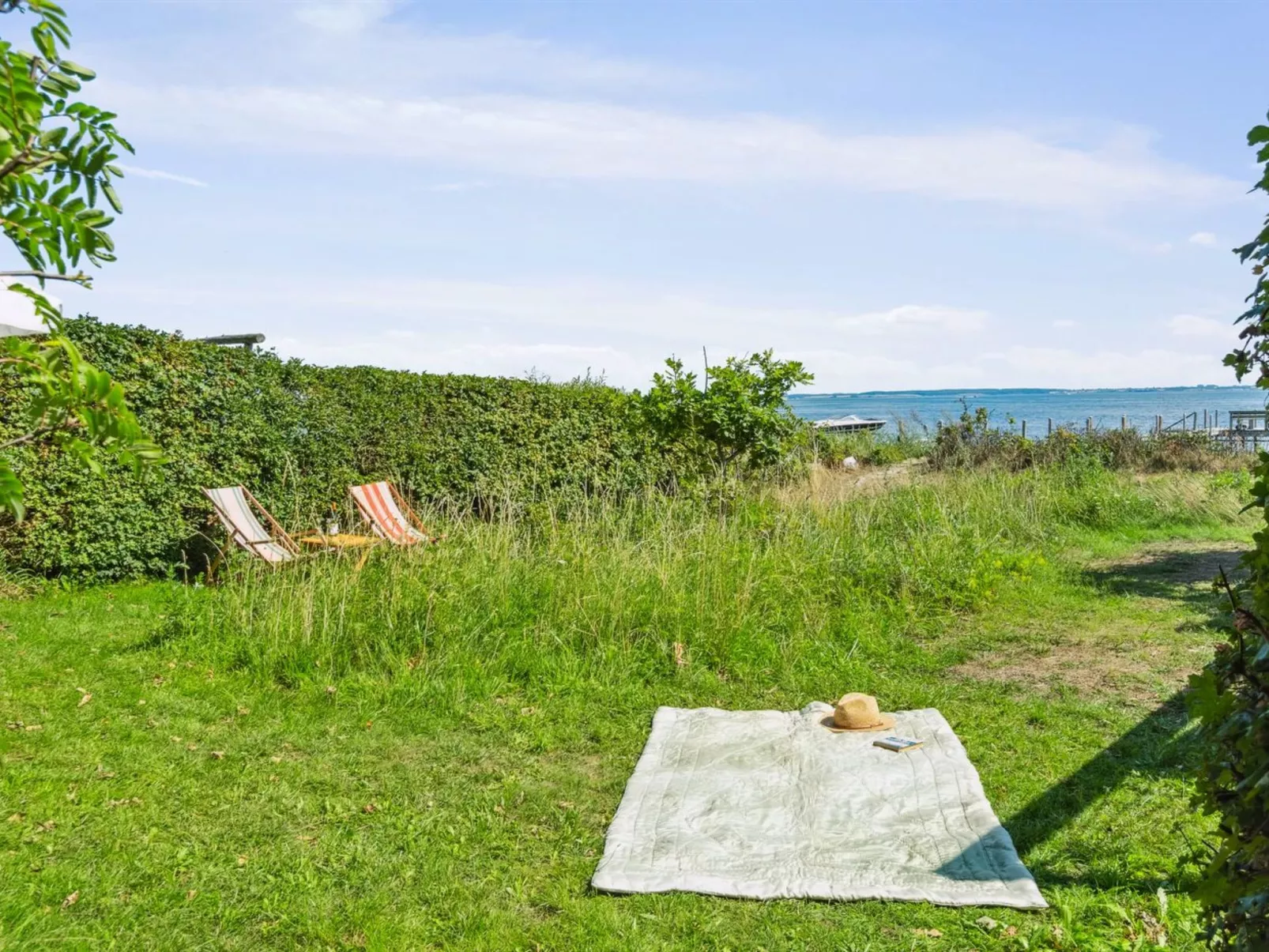 "Snari" - 10m from the sea-Draußen