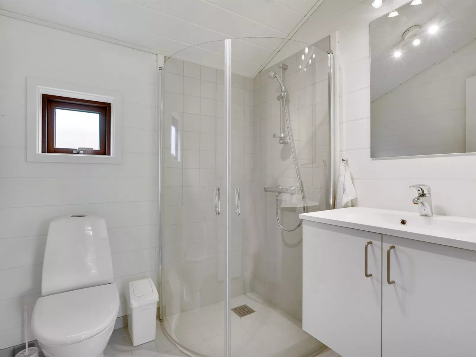 "Aino" - 1km from the sea-Dedans