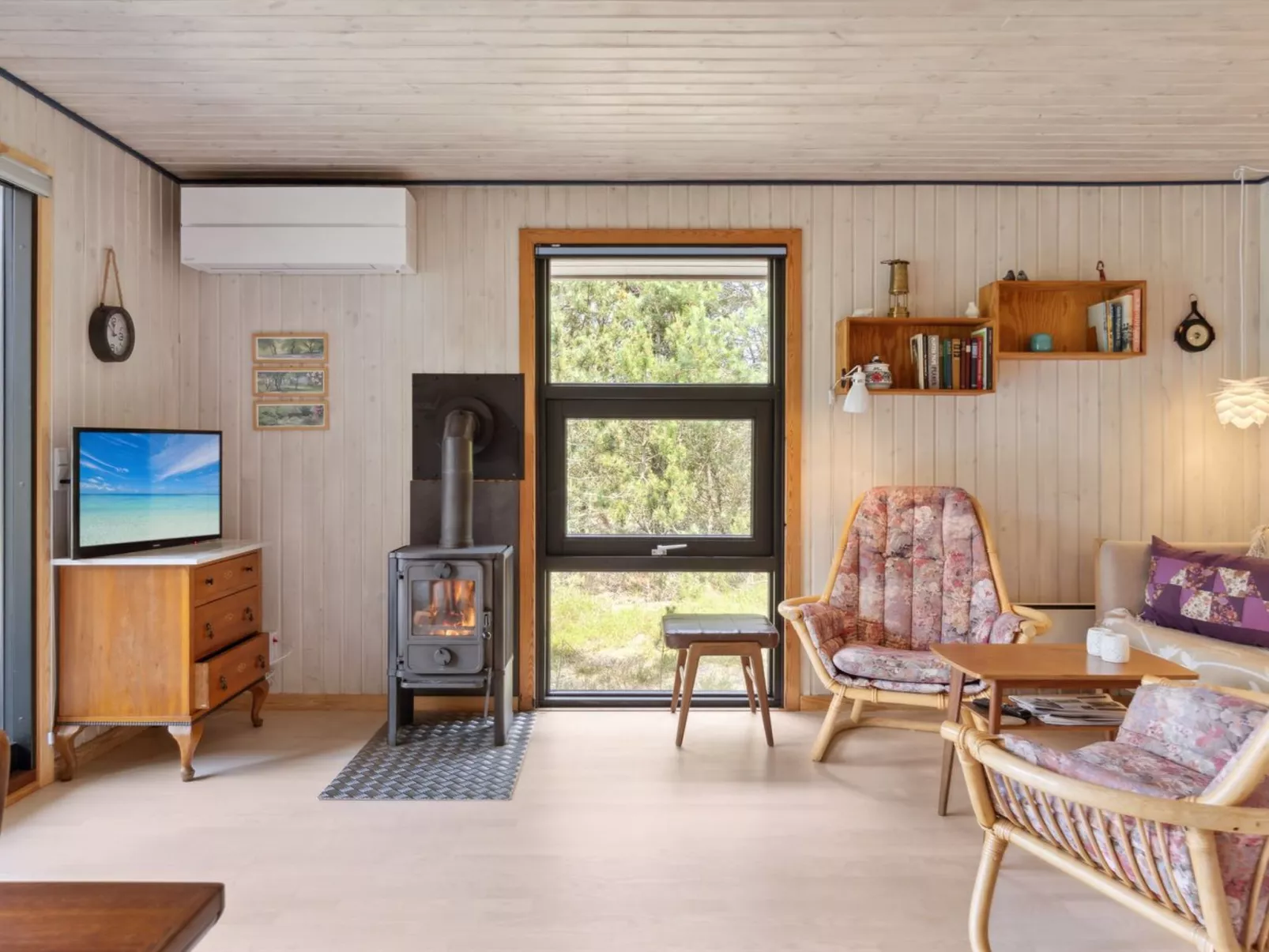 "Andy" - 600m from the sea-Inside