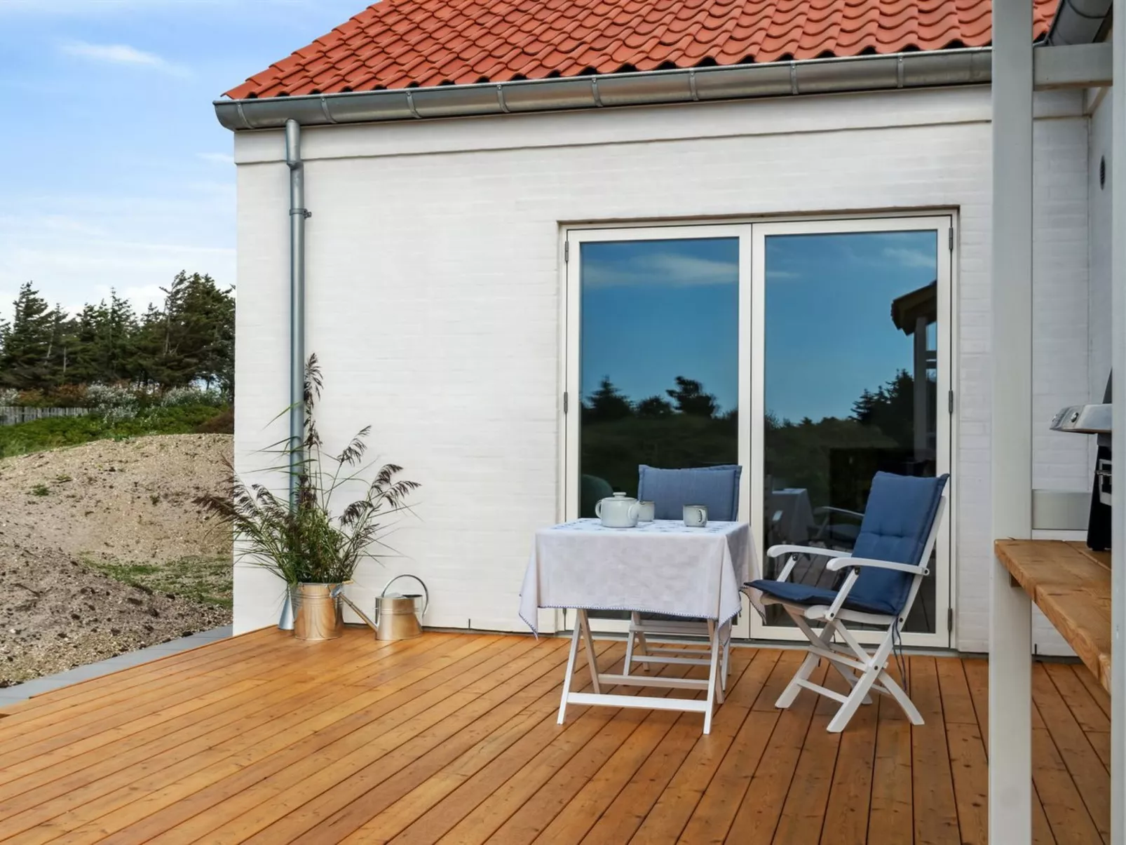 "Yakari" - 1km from the sea-Outside