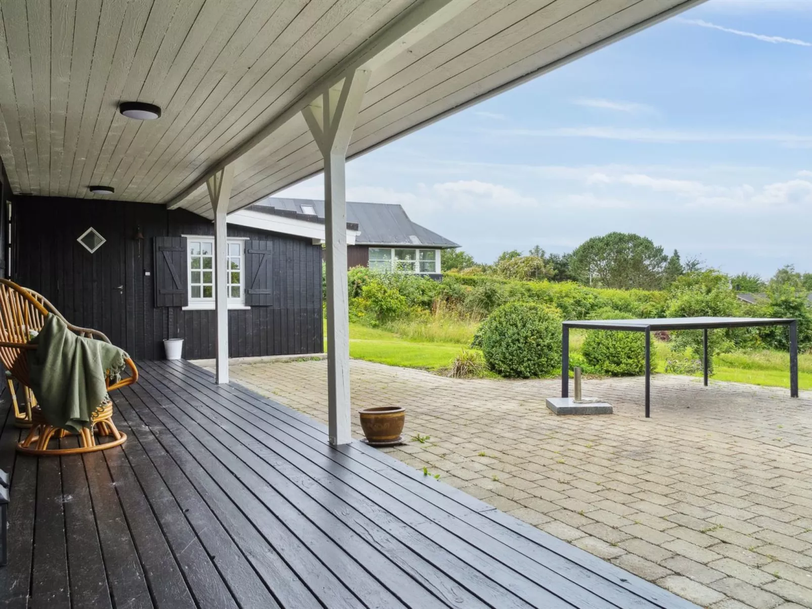 "Lazorka" - 200m from the sea-Dehors