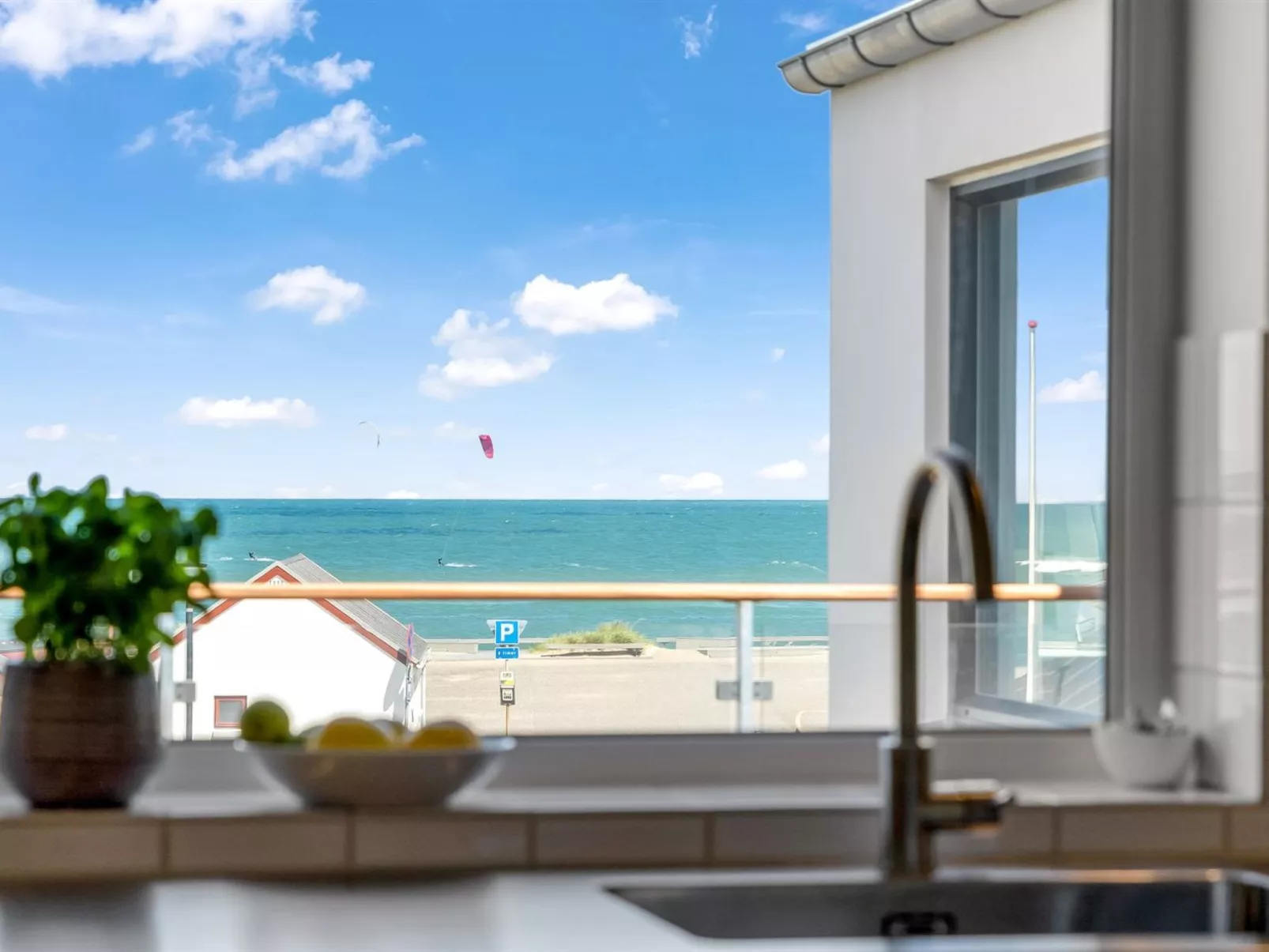 "Unge" - 75m from the sea-Draußen