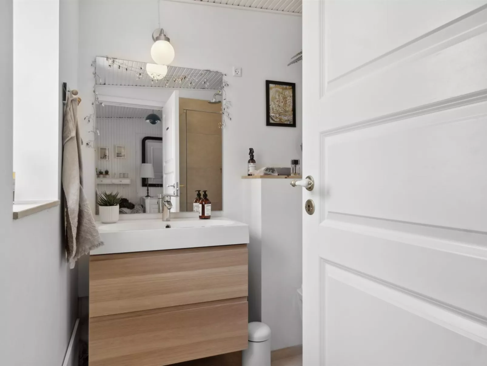 "Thorlak" - 860m from the sea-Inside