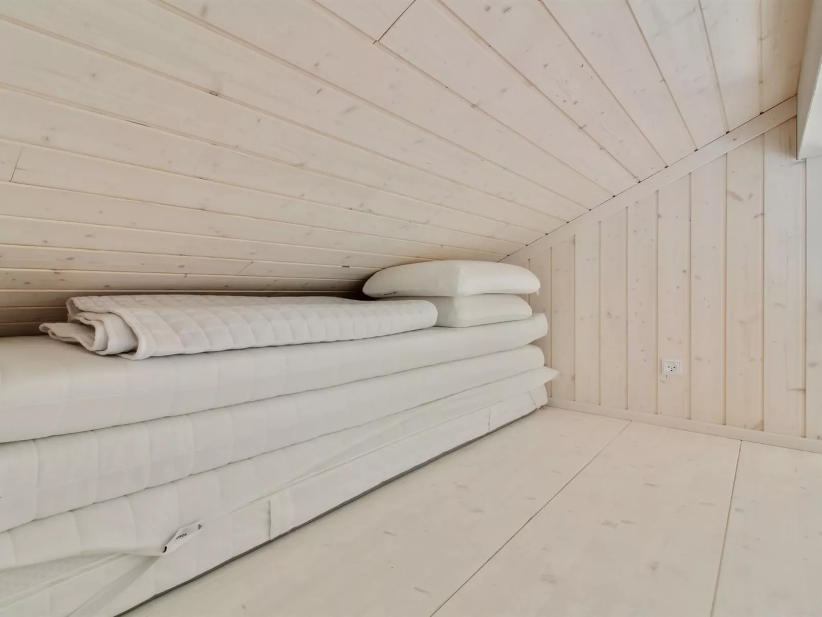 "Auno" - 140m from the sea-Drinnen