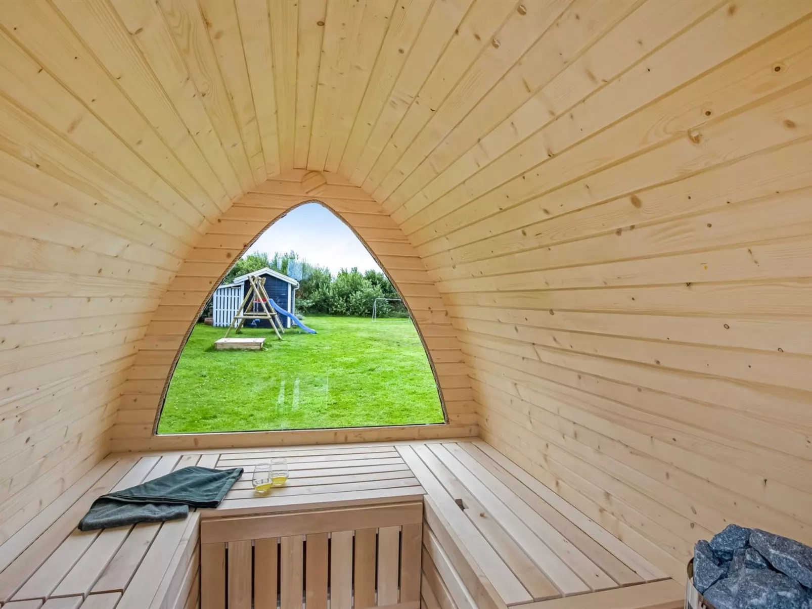 "Torhild" - 700m from the sea-Dedans