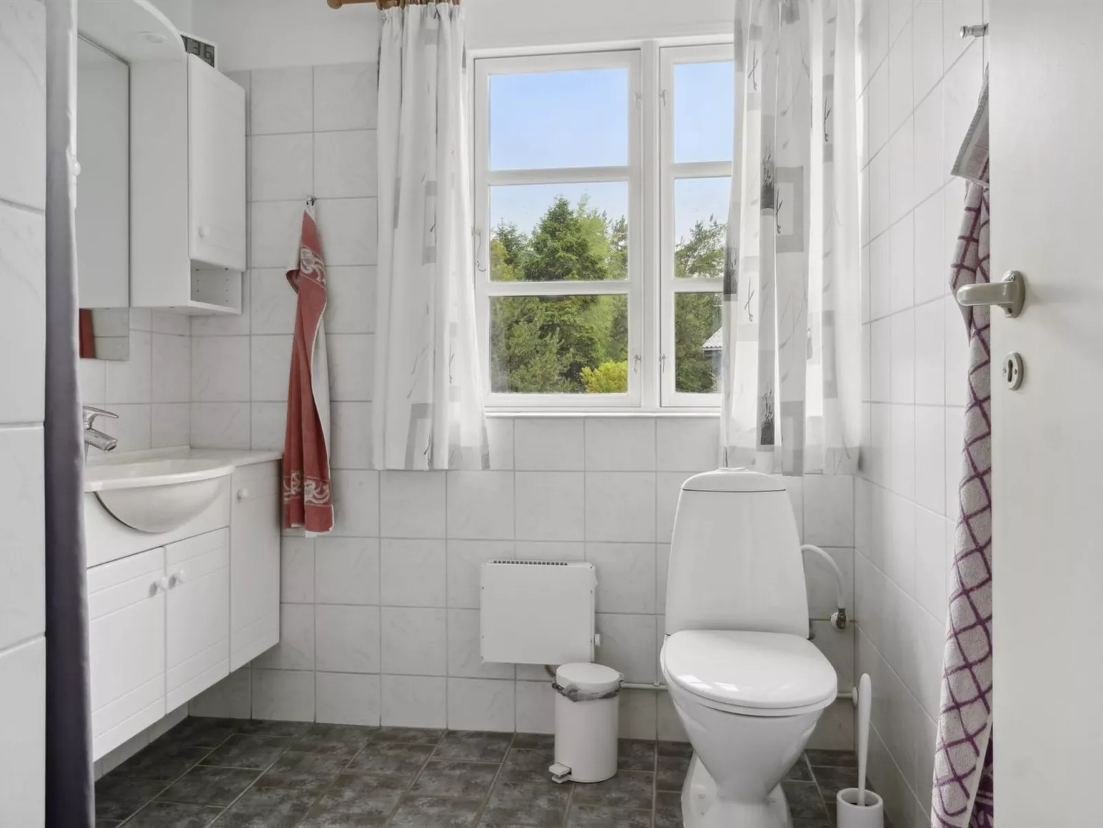 "Brunhilde" - 850m from the sea-Inside