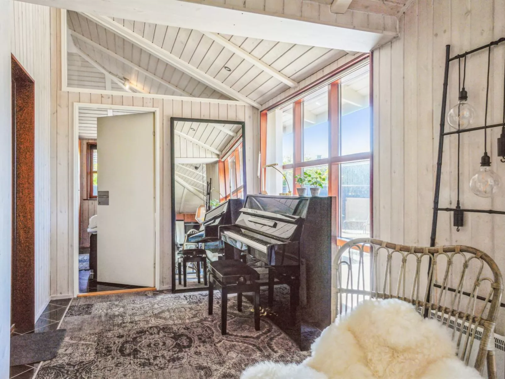 "Fridgerd" - 250m from the sea-Inside