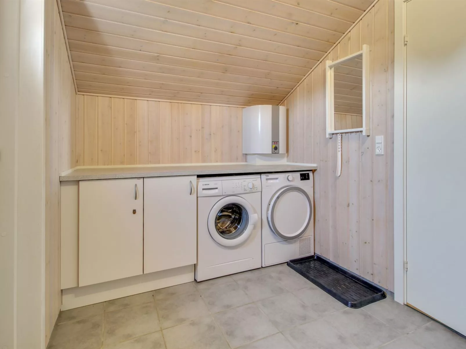 "Aska" - 400m from the sea-Dedans