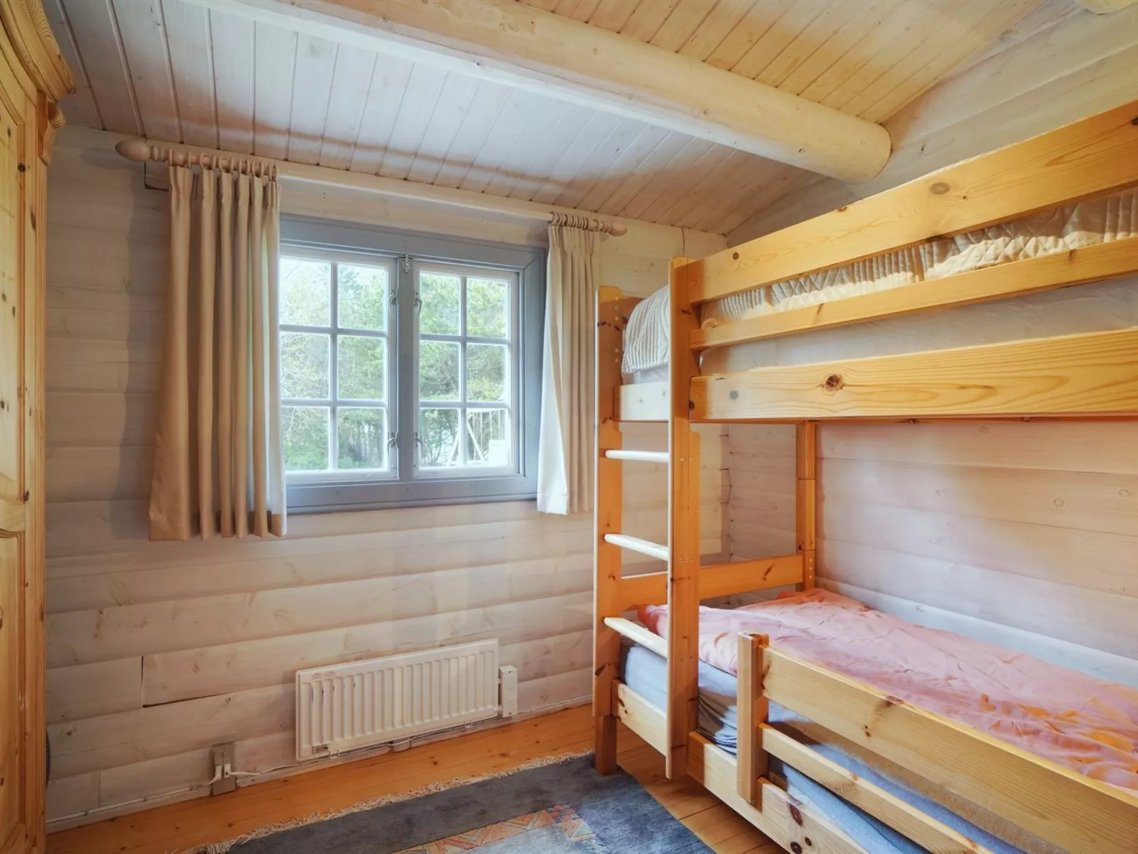 "Till" - 1.6km from the sea-Dedans