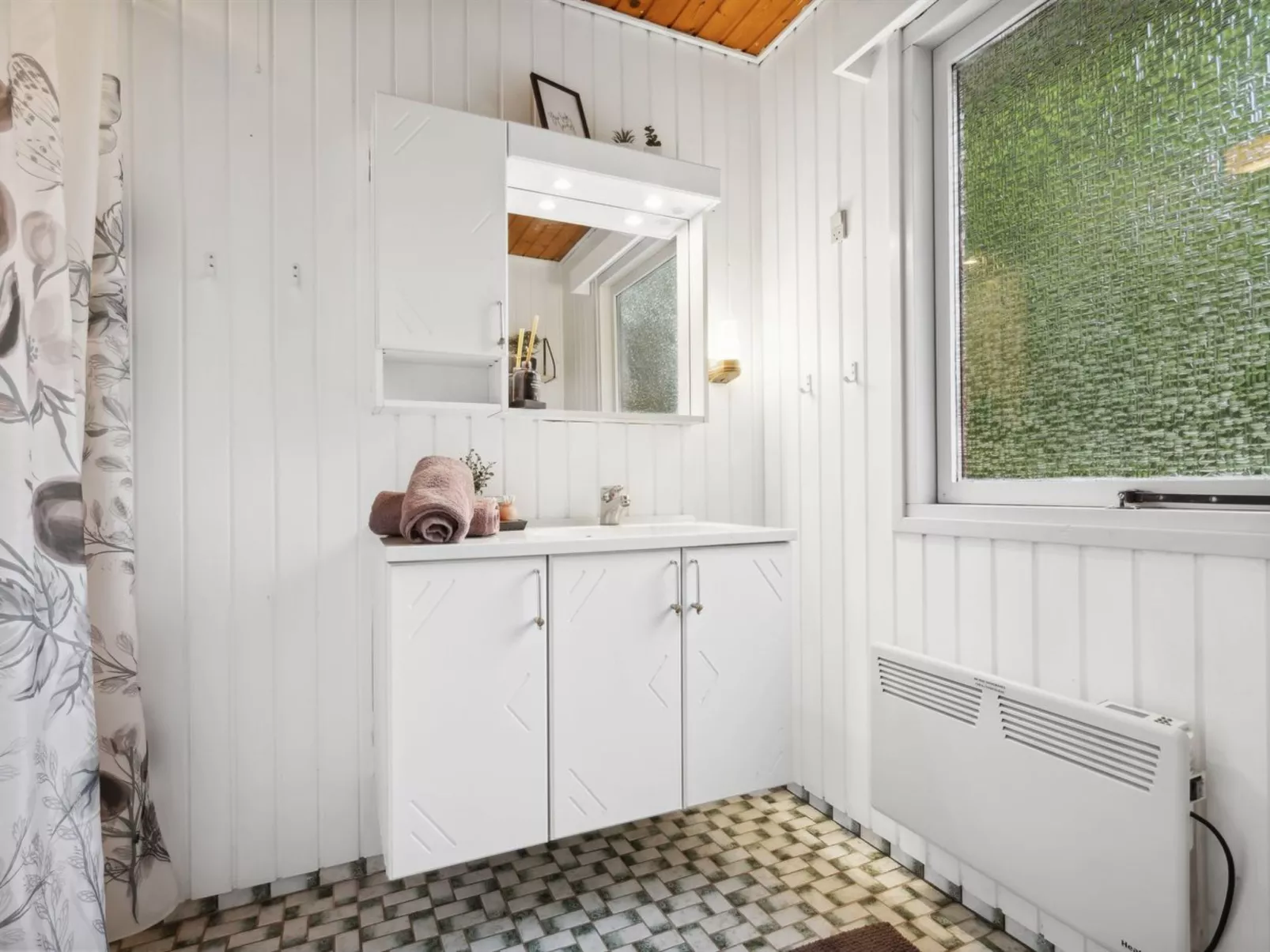 "Nyalle" - 30km from the sea-Inside