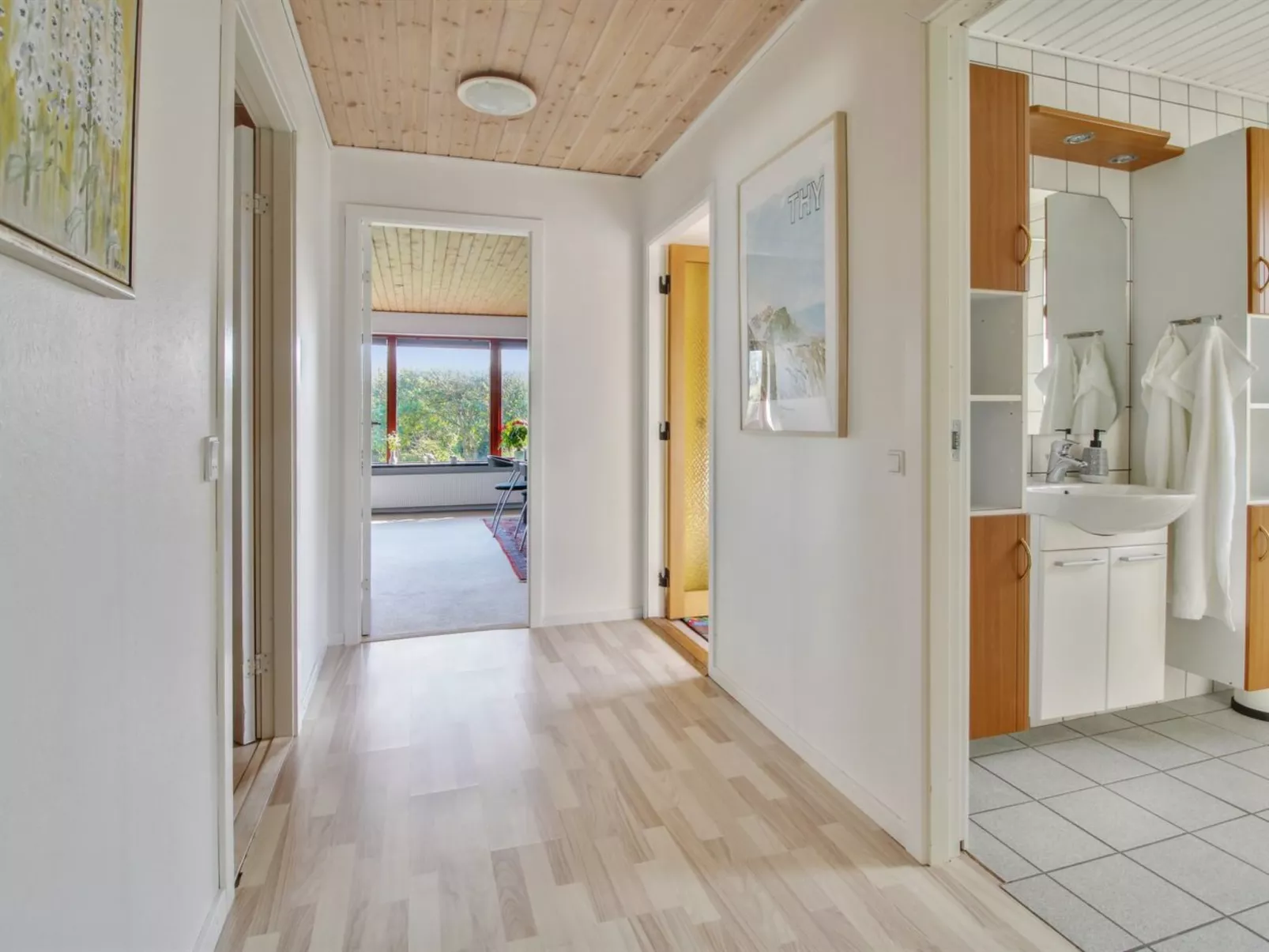 "Ingward" - 750m from the sea-Dedans