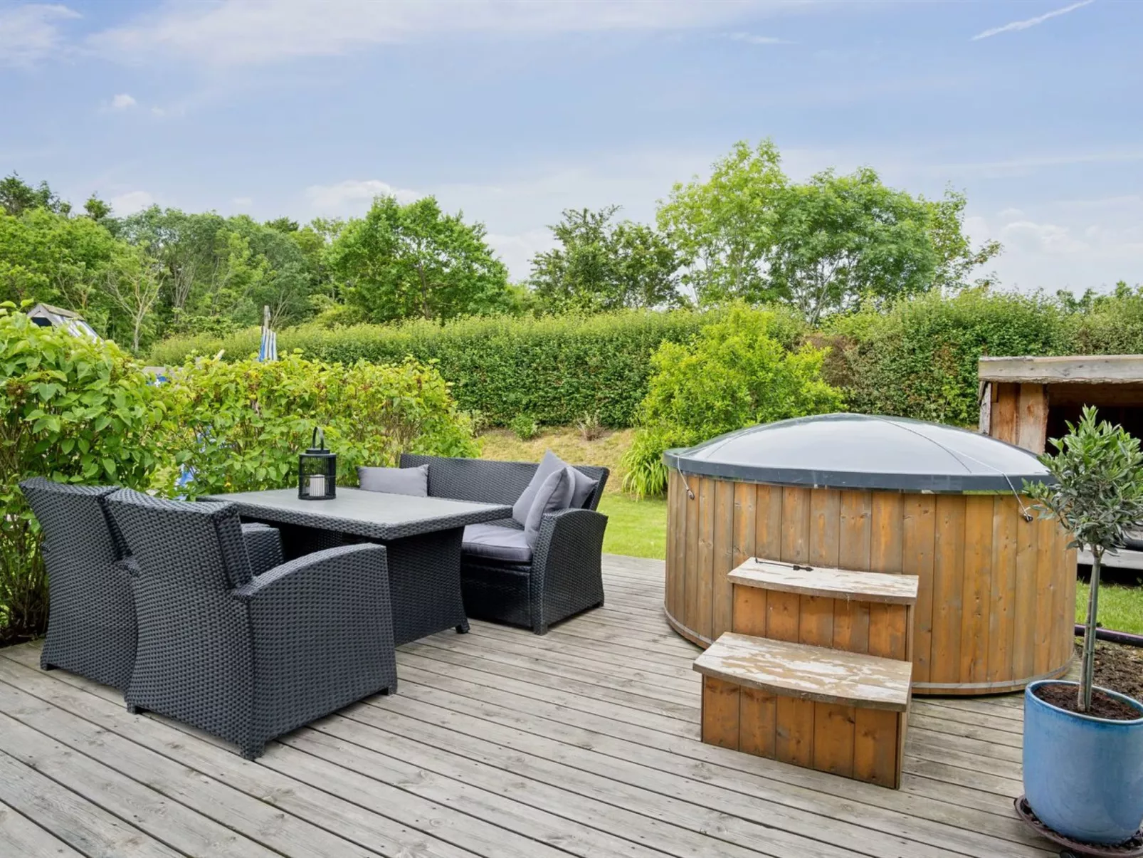 "Alpa" - 600m from the sea-Draußen