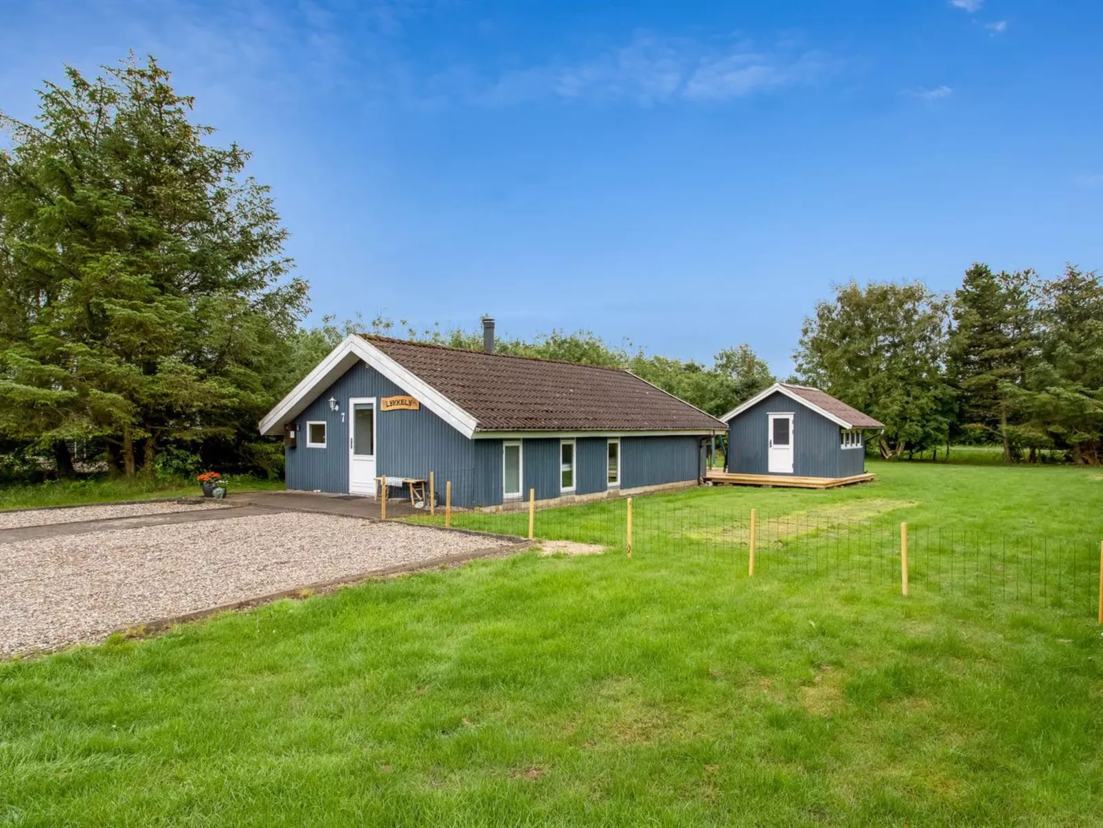 "Frender" - 800m to the fjord-Dehors