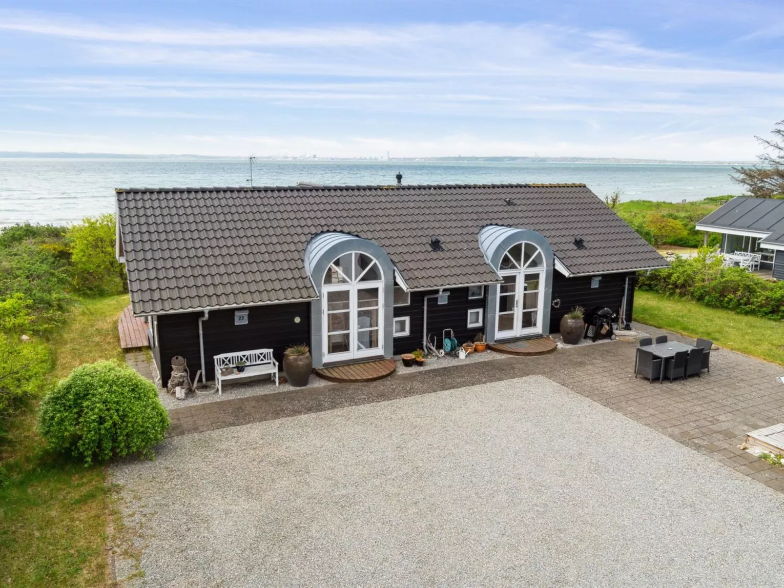 "Elspeth" - 25m from the sea-Outside