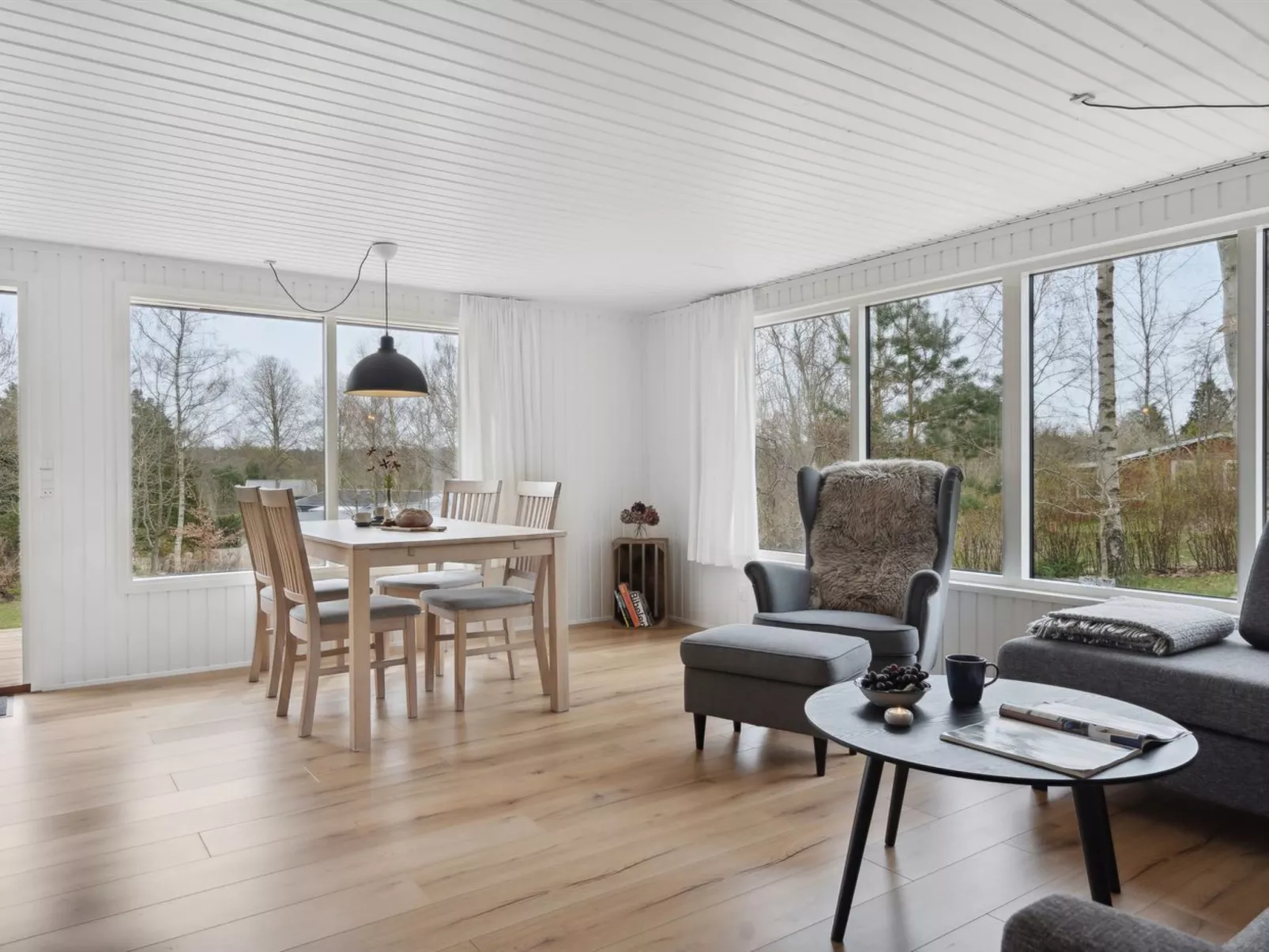 "Dome" - 7km from the sea-Drinnen