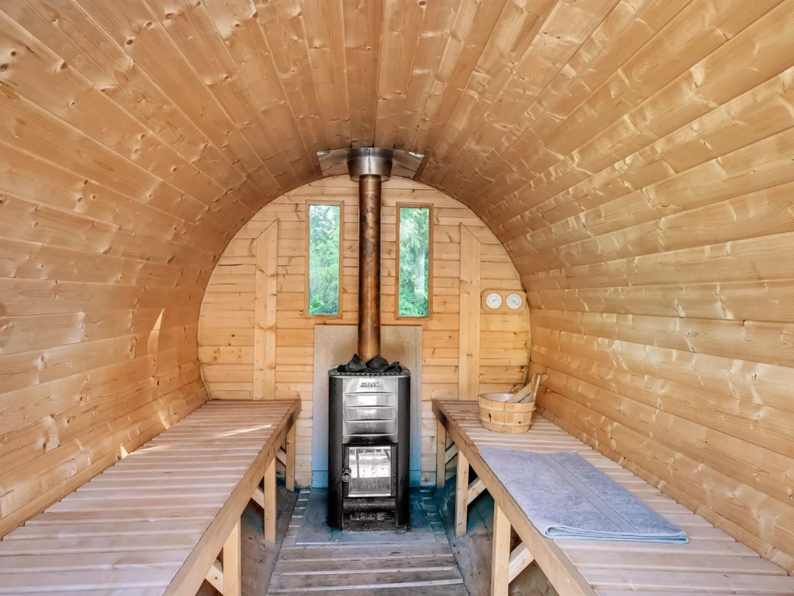 "Eli" - 1.5km to the fjord-Inside