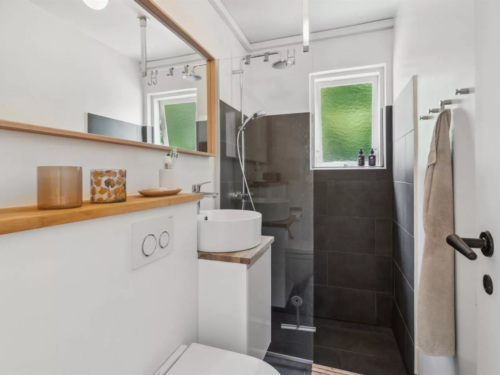 "Yasha" - 200m from the sea-Drinnen