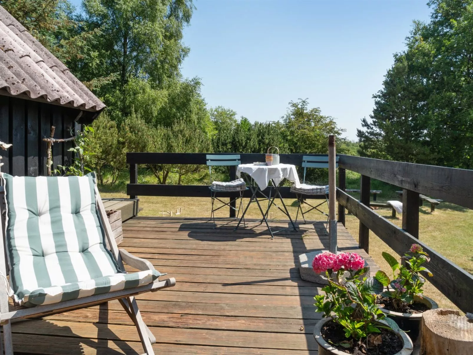 "Nadia" - 300m to the fjord-Outside