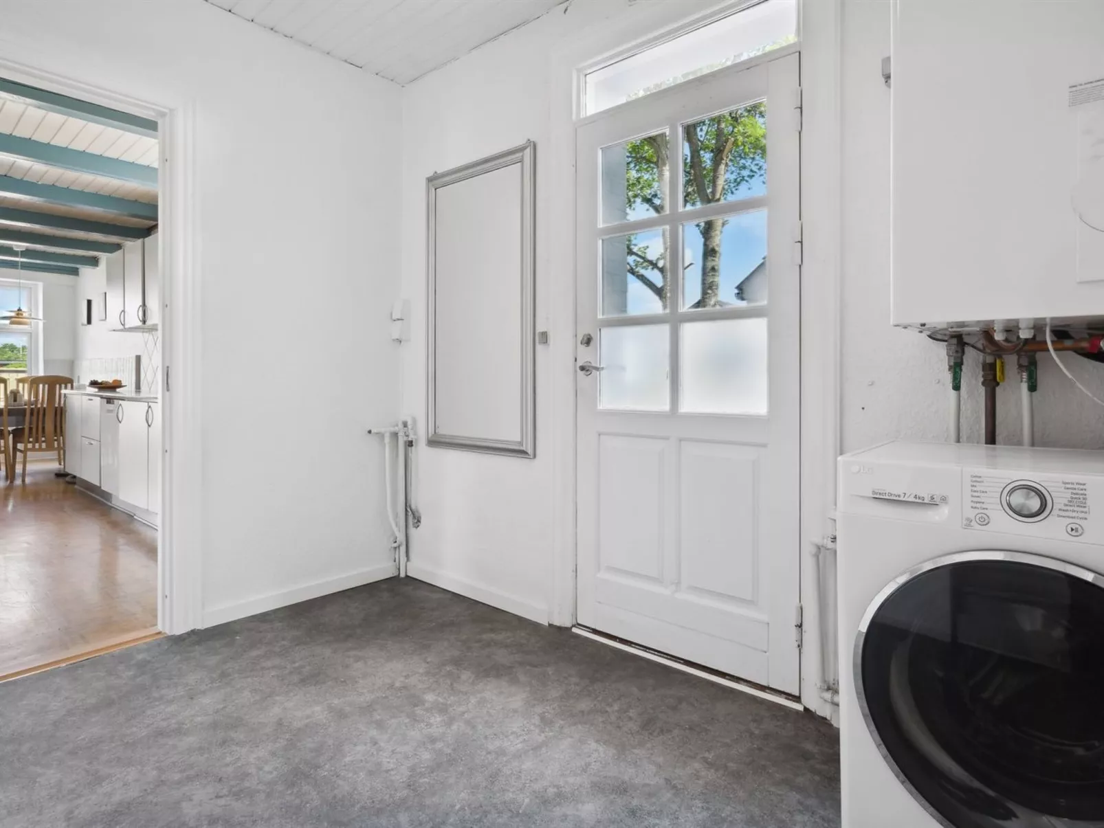 "Essie" - 20km from the sea-Drinnen