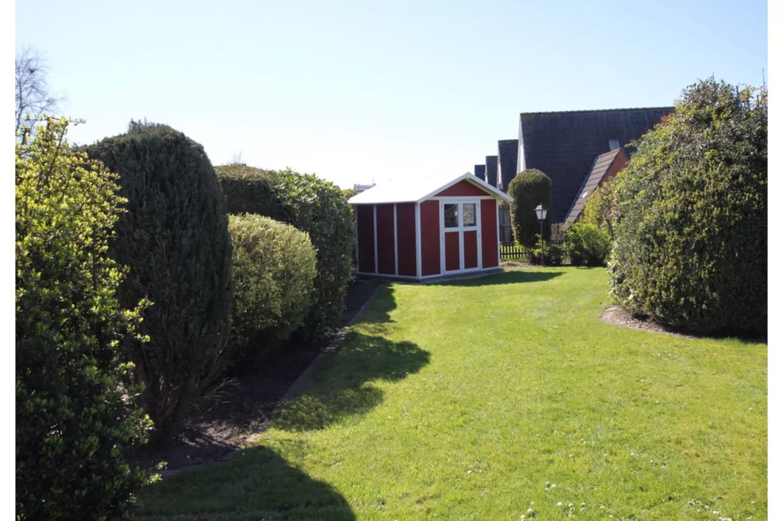 Ferienhaus Seeschwalbe-Gardens in summer