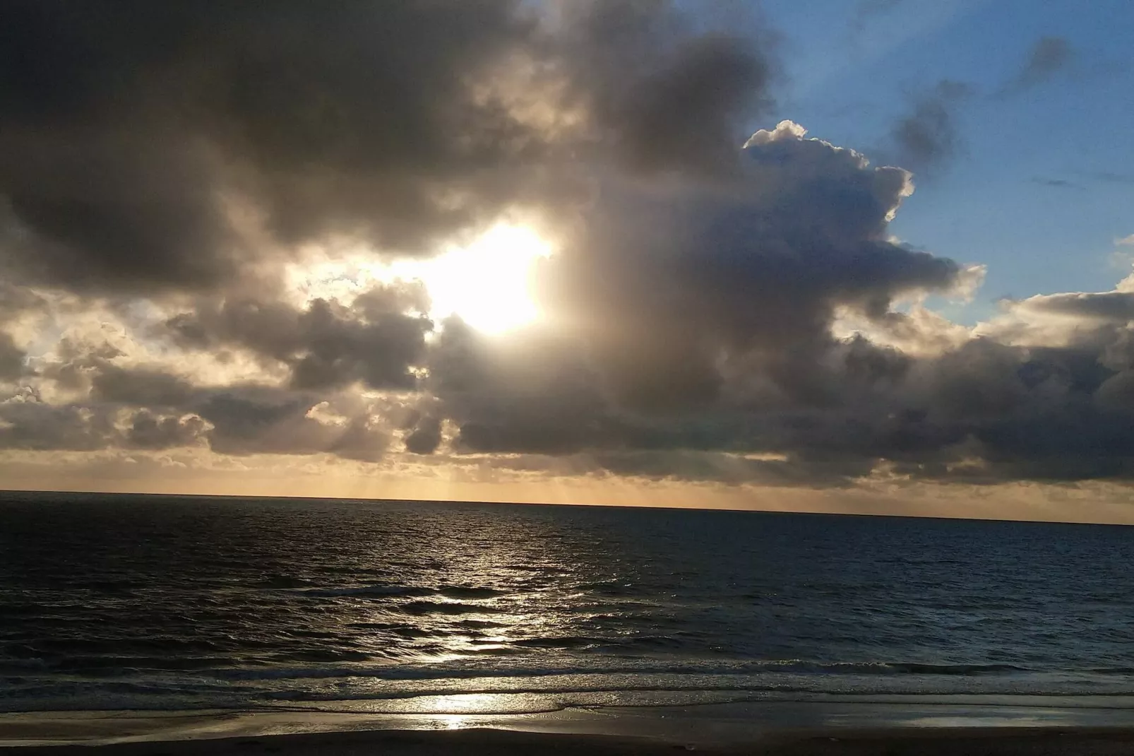 Spacious Retreat for 20 - By Traum Ferienwohnungen-Water view