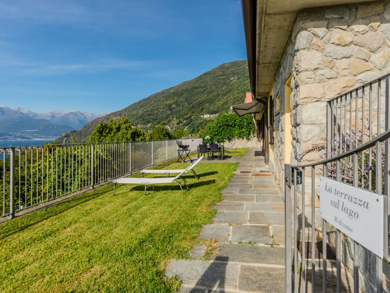 La Terrazza sul Lago-Outside