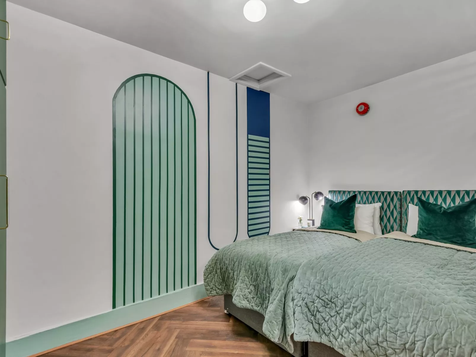 Kensington Lower Studio-Dedans